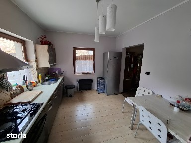 Inchiriez apart 3 camere zona Avram Iancu + curte proprie ID: 45294