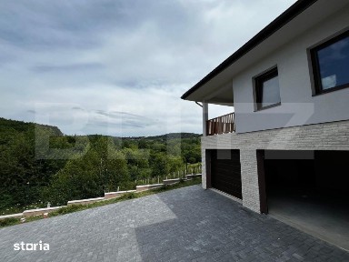 Casa la marginea padurii, panorama exceptionala, 250 mp, 823 mp teren