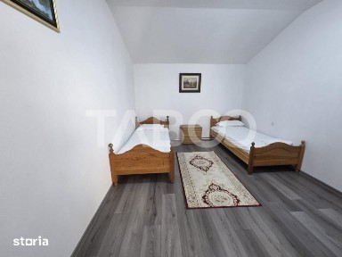 Casa de inchiriat 4 dormitoare living spatios baie prima inchiriere