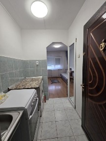 Persoana fizica, garsonieră,str Sf Ap Andrei, mobilată și utilată complet