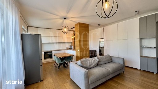 Apartament 3 camere de vanzare in Floresti