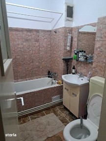 Apartament 3 camere de vânzare