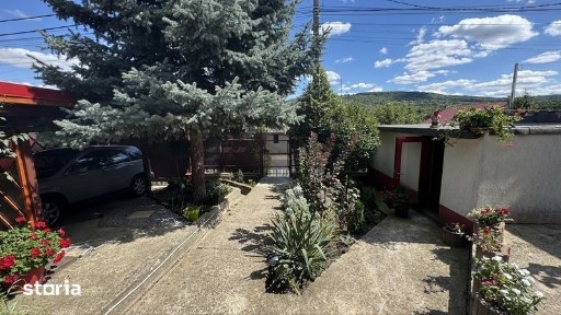 Vila de vanzare 300 mp si teren 500 mp
