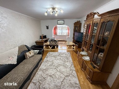 Apartament 2 camere, zona Calea Nationala la strada principala !