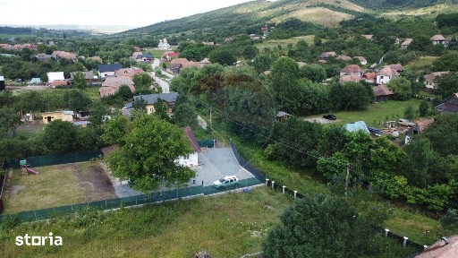 Casa finalizata recent, 2.800 mp teren Livada - Petresti de Jos