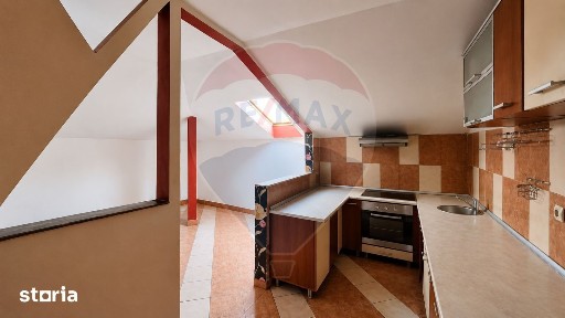 Apartament cu 3 camere de vânzare în zona Rogerius