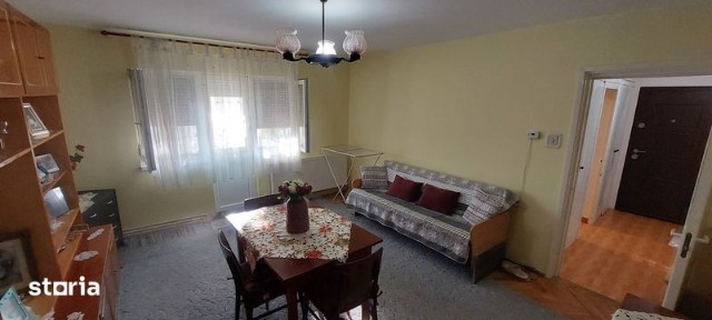 Vand apartament cu 3 camere decomandate in micro 16., Aleea Narcisei