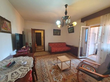 Apartament cu 2 camere vizavi de Primăria Arad