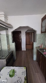 apartament cu 2 camere, semidecomandat, 46 mp., zona centrala