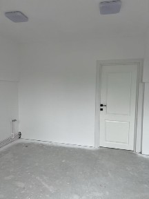 Vand apartament ( spatiu ) la parter