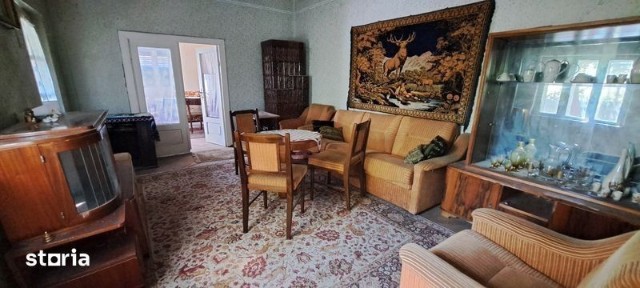 Vand casa 3 camere strada Carpati