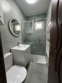 Apartament cu 3 camere semidecomandat, 50 mp, etajul 3, Cartier Vitrometan, Mediaș, Strada Rubinului