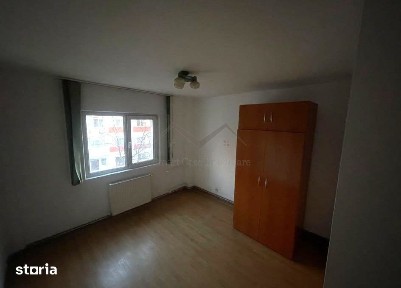 Apartament 3 camere dacia etajul 2