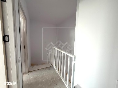 Apartament de vanzare 4 camere etaj 33 - 76 mp + 8 balcon- zona Turnis