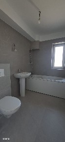Apartament doua camere, intabulat, langa statia de autobuz, Visoianu