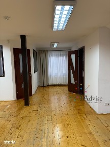 Birou 70 mp cu balcon generos | Zona centrală