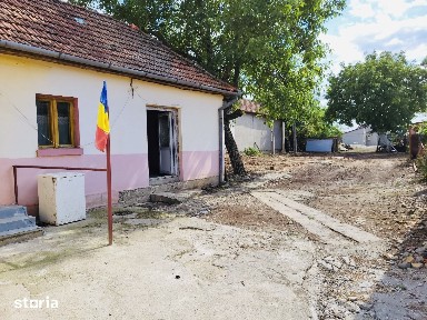 Casǎ renovabilă pe teren de 700 mp - Rontău
