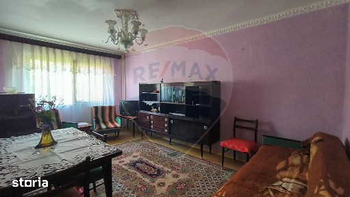 Apartament cu 3 camere de vânzare, decomandat Micro 17- Galați