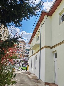 Casa de vanzare cu spatiu comercial P+1, 595000 euro