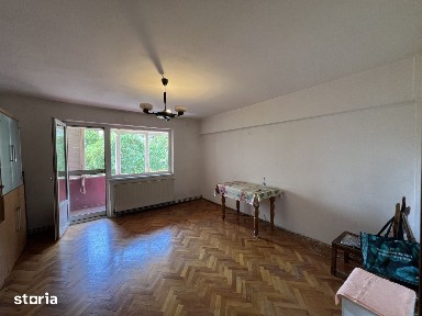 Apartament 4 camere| Etaj 1 | Micro 16 - Aleea Universului