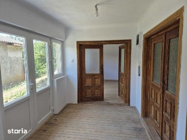Casa 4 camere + spatiu comercial stradal + teren 1500 mp