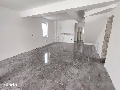 Duplex despartit prin camera tehnica - balcon mare - teren 370 mp