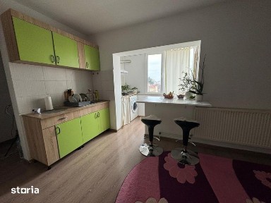 Închiriez apartament