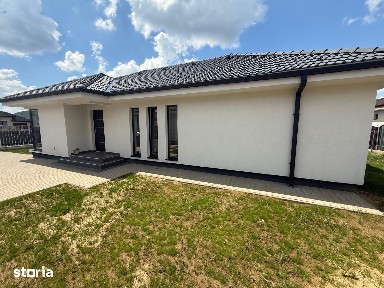 Casă de închiriat