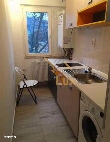 Apartament 3 camere de vanzare, str. Cuza Voda