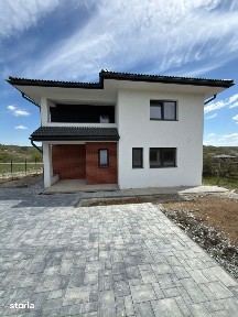 Casa individuala 5 camere, 142 mp utili, 660 mp curte !, Lac Chinteni!