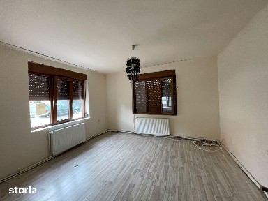 Comision 0 | Casa Individuala | 4 dormitoare | 3 Bai | Asfalt | Ghirod