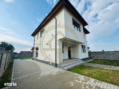 Dom00269 - vila de vanzare 4 camere central crevedia