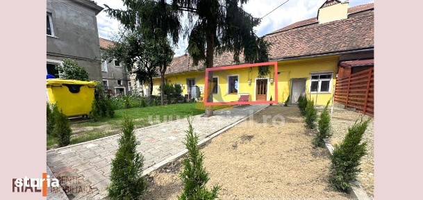 Apartament Spațios la Casă | Centru | Curte și Utilități