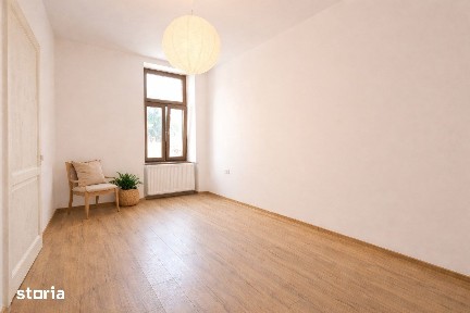 De vânzare apartament 3 camere, renovat, zonă semicentrală