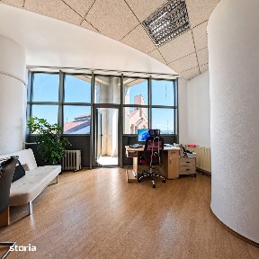 Spatiu 26 mp la etajul 4, str Piata Revolutiei Bacau