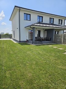 proprietar, vand jumatate de duplex, calea medves Urseni