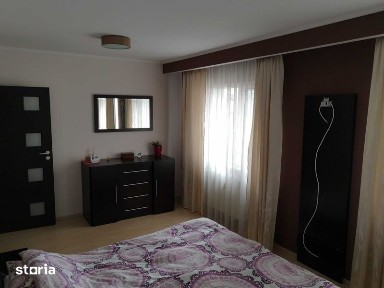 Inchiriez apartament 3 camere