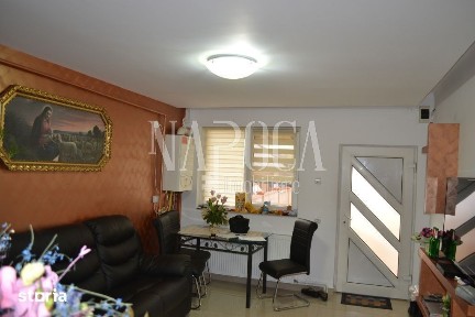 Casa 5 camere de vanzare in Floresti