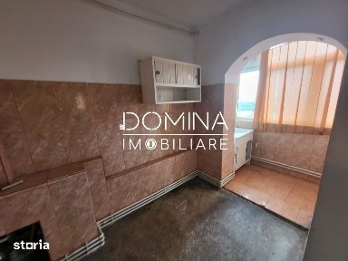 Vanzare apartament cu 2 camere, decomandat, Aleea Plopilor
