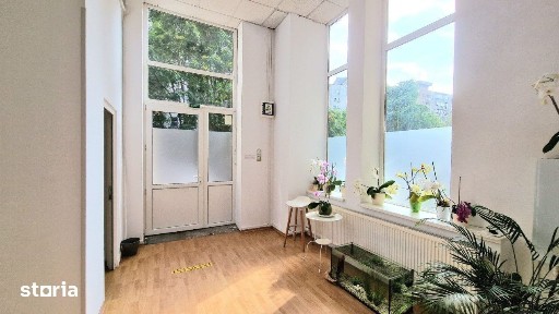 De inchiriat spatiu comercial central