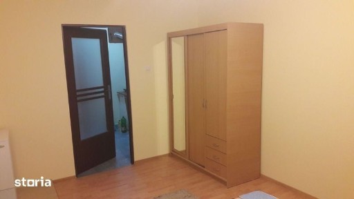 Proprietar vand garsoniera Lipovei, bloc anvelopat de curand!