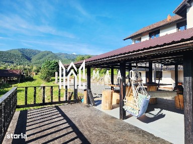 Vilă 7 Camere | 256 MPU | 2000 MP Teren Terasat | Tocile