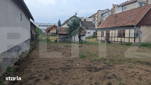 Teren de inchiriat pt. activitati comerciale, zona centrala