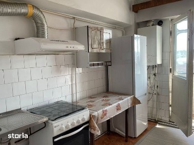 Vând apartament 2 camere in calea nationala