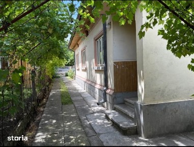 CASA SPATIOASA CU TEREN 1300MP, BALS OLT