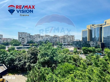 Apartament cu 4 camere de vânzare în zona Central