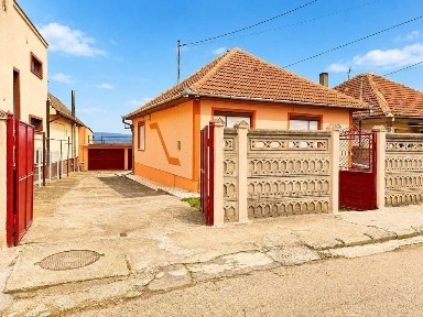 Casa de vanzare in oras Hunedoara (D+P), 541 mp, str.T. Vladimirescu, zona Chizid ( reper:Spitalul Municipal-Botul Calului-Piata Obor )