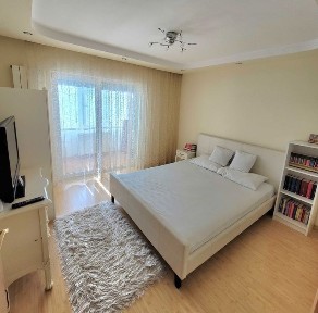 Vând apartament 3 camere, situat pe strada Ecaterina Teodoroiu