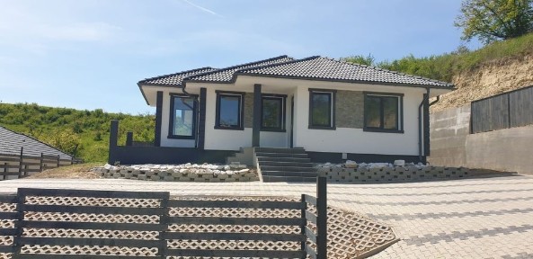 Casa modernă premium pe un nivel Corunca.