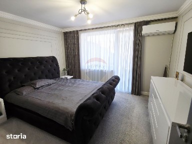 Apartament cu 5 camere de vânzare în zona Precista